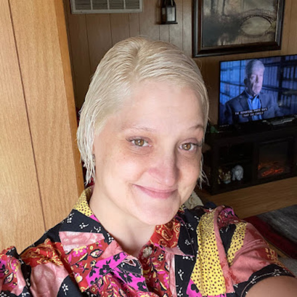 Meet your Posher, Heather - Picture 1 of 1